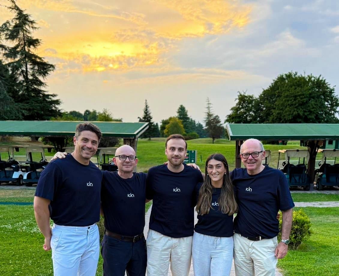 Il team al golf, al tramonto